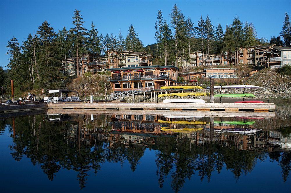 Painted Boat Resort Spa And Marina Madeira Park Екстериор снимка